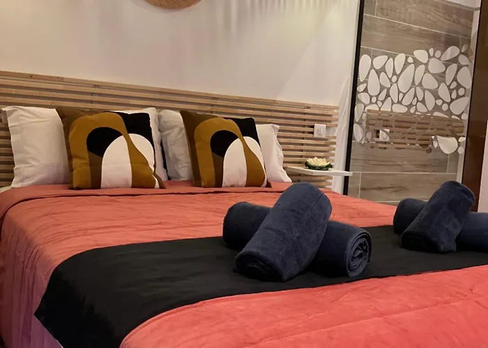 Vue Mer, Jardin Terrasse, Parking Prive A 300m Du Centre-ville De Porto-vecchio פורטו-וישיו