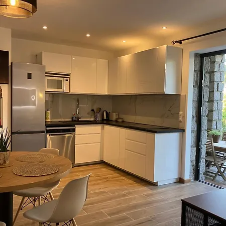 Villa Vue A 300 M Centre-jardin, Terrasse, Parking Gratuit, Portail Electrique, 2 Chambres, 2 Sdb Porto-Vecchio (Corsica)