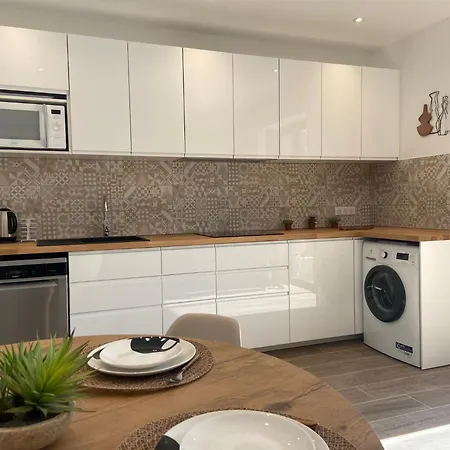 Villa Vue Mer, Jardin Terrasse, Parking Prive A 300m Du Centre-ville De Porto-vecchio