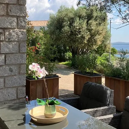 Vue A 300 M Centre-jardin, Terrasse, Parking Gratuit, Portail Electrique, 2 Chambres, 2 Sdb Villa *