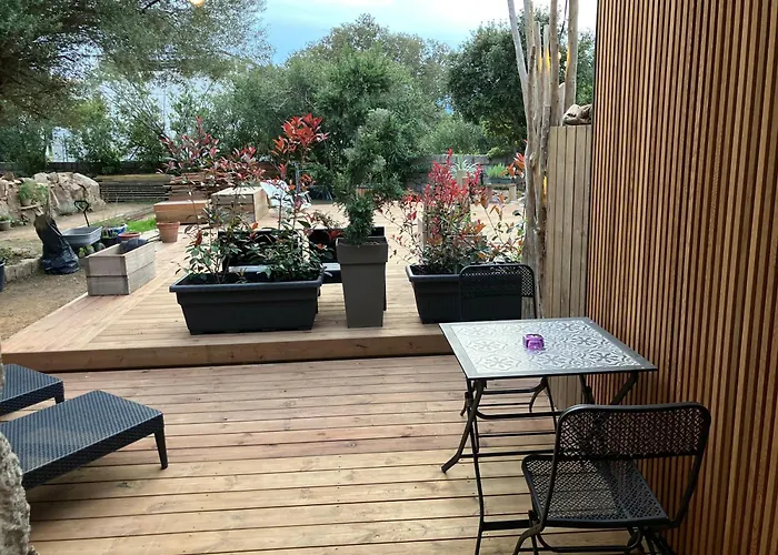 Vue Mer, Jardin Terrasse, Parking Prive A 300m Du Centre-ville De Porto-vecchio *